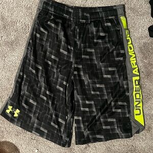 Under Armour Men's Black and Neon Yellow Patterned Shorts
